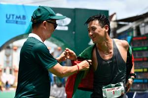 BIB: 140
                            <button type="button" onclick="openModal(21897498)" class="btn btn-primary btn-sm float-right btn-popup" data-toggle="modal" data-target=".modal-high-quality">
                        <i class="fas fa-shopping-cart"></i> Add to Cart
                    </button>
                                            <button type="button" onclick="isThisMe(21897498, true)" class="btn btn-success btn-sm float-right btn-popup btn-isme hidden" data-toggle="tooltip" data-placement="bottom" title="นี่คือรูปของคุณใช่ไหม คลิกที่นี่เพื่อเอาเข้าอัลบั้ม">
                        <i class="fas fa-plus"></i> Add to album
                    </button>
                    <button type="button" onclick="isThisMe(21897498, false)" class="btn btn-warning btn-sm float-right btn-popup btn-isnotme hidden">
                        <i class="fas fa-ban"></i> Remove from album
                    </button>